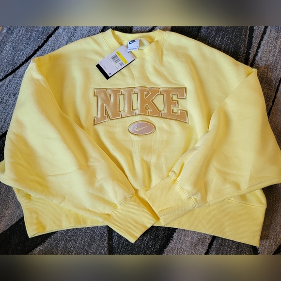 Nike Tops - Nike oversized crop hoodie sweatshirt